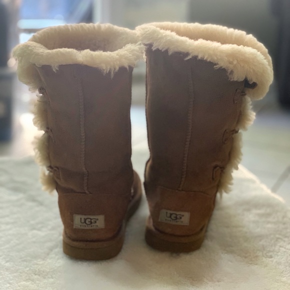 UGG Bailey Button Triplet II Shearling Boot - Picture 3 of 8